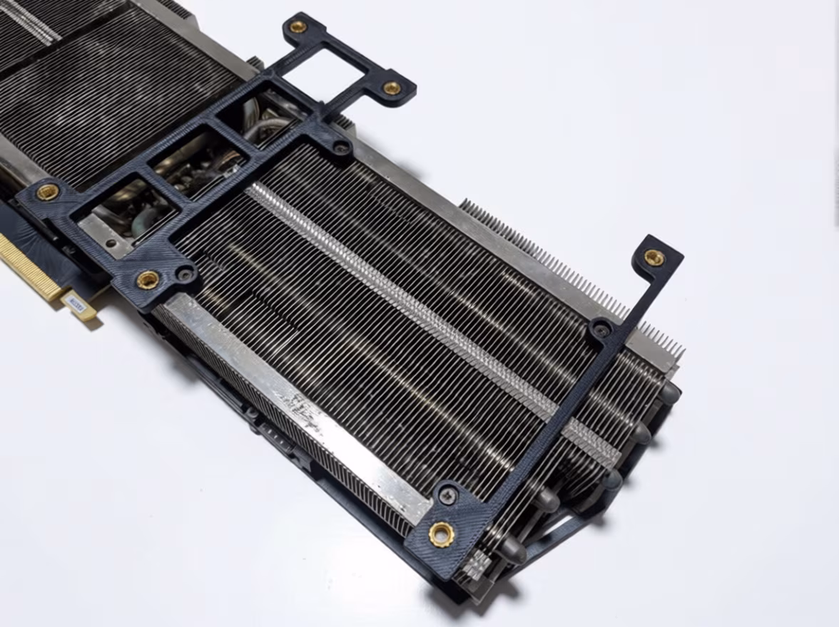 Installing the shround on the heatsink