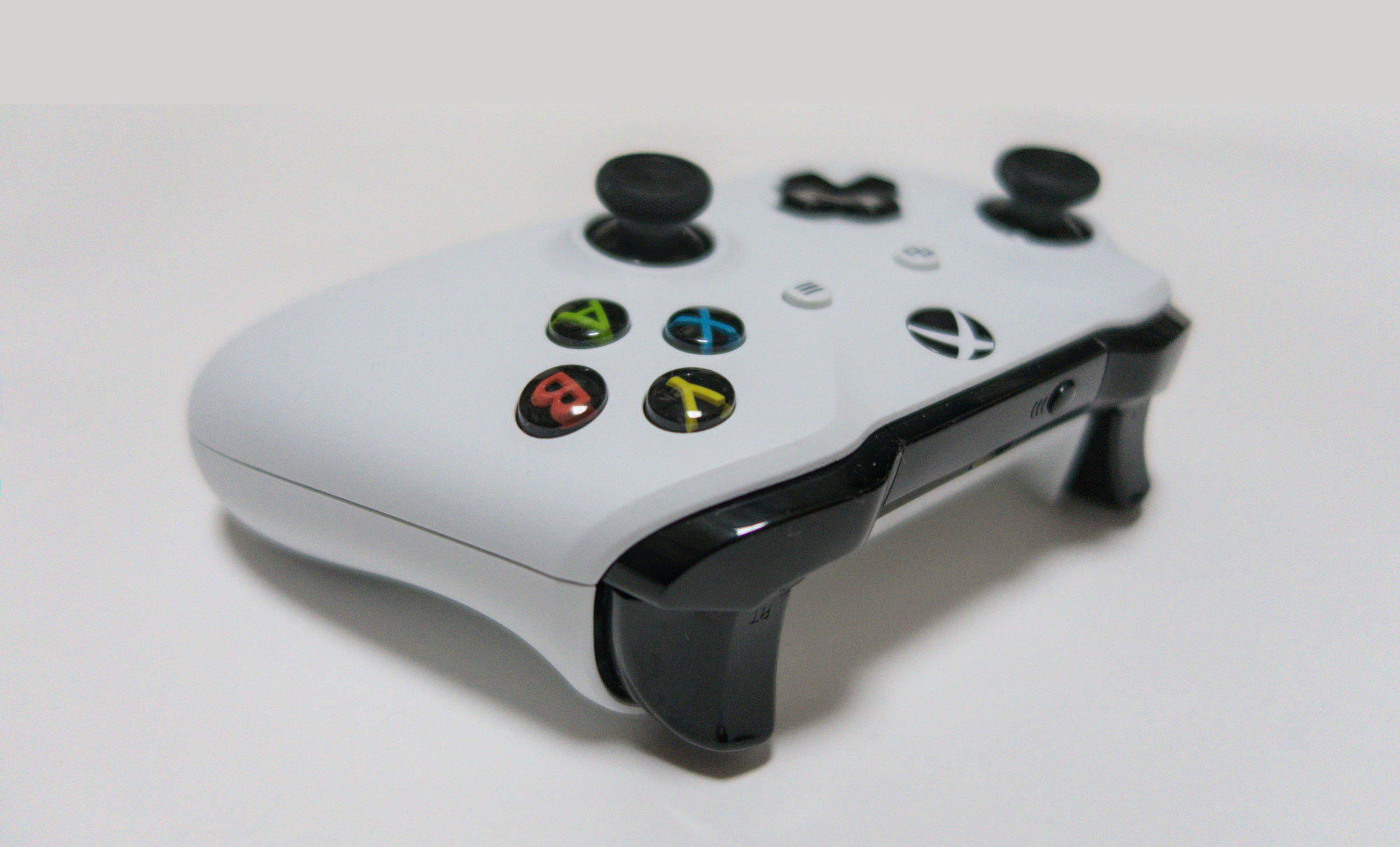 Xbox one best sale controller 360 view